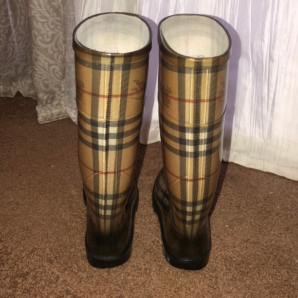 Burberry Rain Boots - Picture 4 of 5